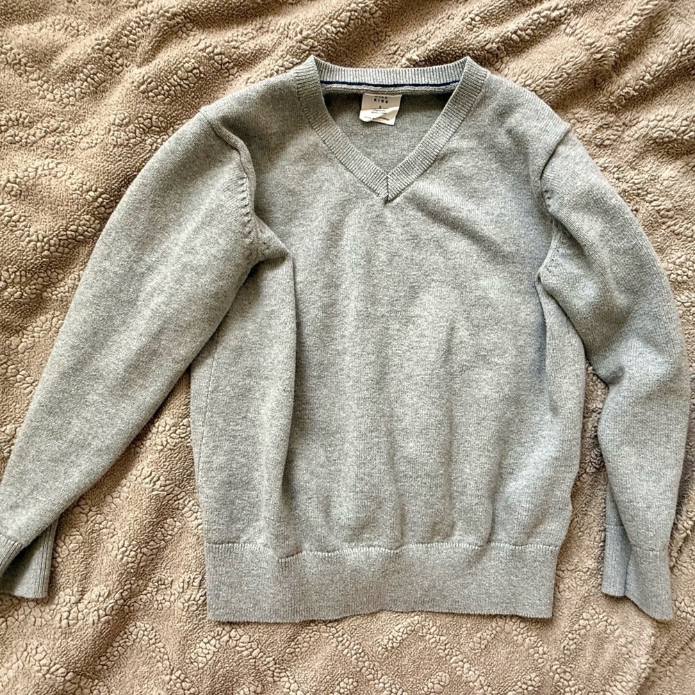 🌟 Gap Kids Gray V-Neck Sweater | Size Small (6-7Y) | 100% Cotton